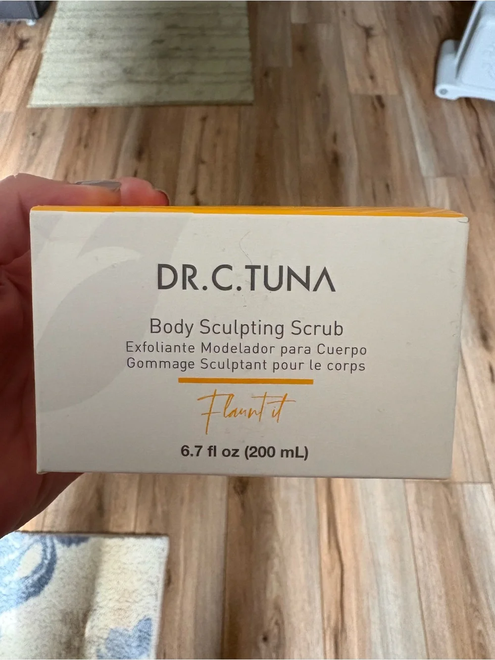 Farmasi Body Sculpting Scrub in cream and yellow packaging